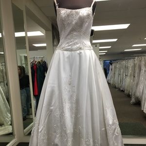 Moonlight Bridal  D7000u Pure Silk Wedding Gown